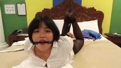 She Couldn't Keep A Straight Face