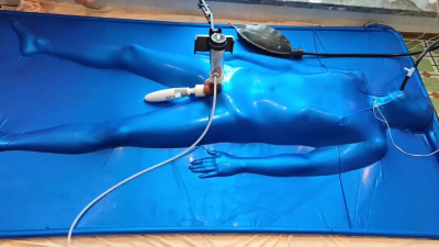 Blue vacbed with interesting automation