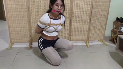 Bondage Fun: Playful Women & Seductive Styles