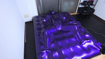 Purple extra large inflatable vacbed