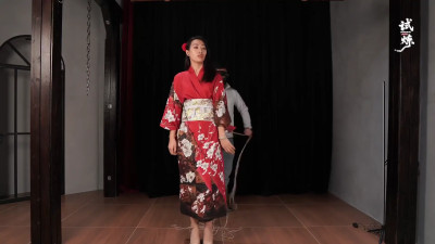 Chinese rope and metal bondage