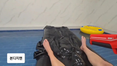 Vacbed in pool 1