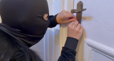 Catburglar taped up
