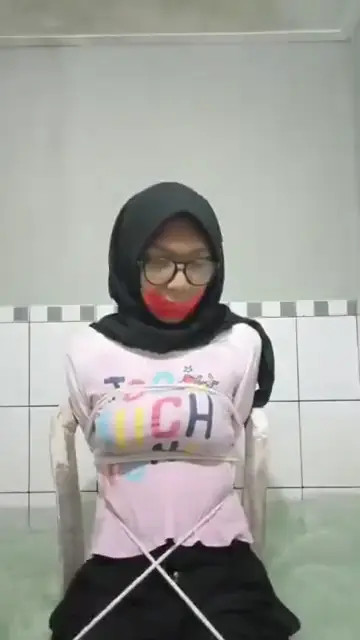 New Bondage Scene: Indonesian Girl Bondage In Tub - Stream & Download HD | BondageVid.com