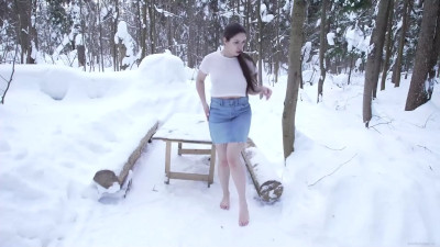 Molly - Barefoot In Snow