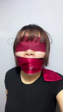 Cô Gái Thích Bịt Mắt