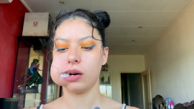 Girl tegadermed
