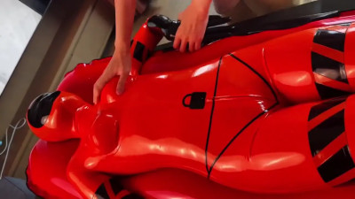 Inflatable prisioner