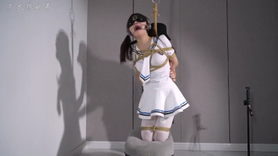 Chinese girl experiencing bondage 4